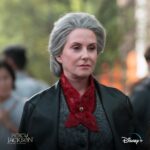 Megan Mullally is Alecto é Mrs. Dodds